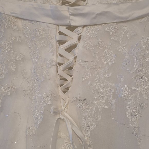 Bridal size 28 plus size Wedding Dress/Gown - Picture 8 of 8